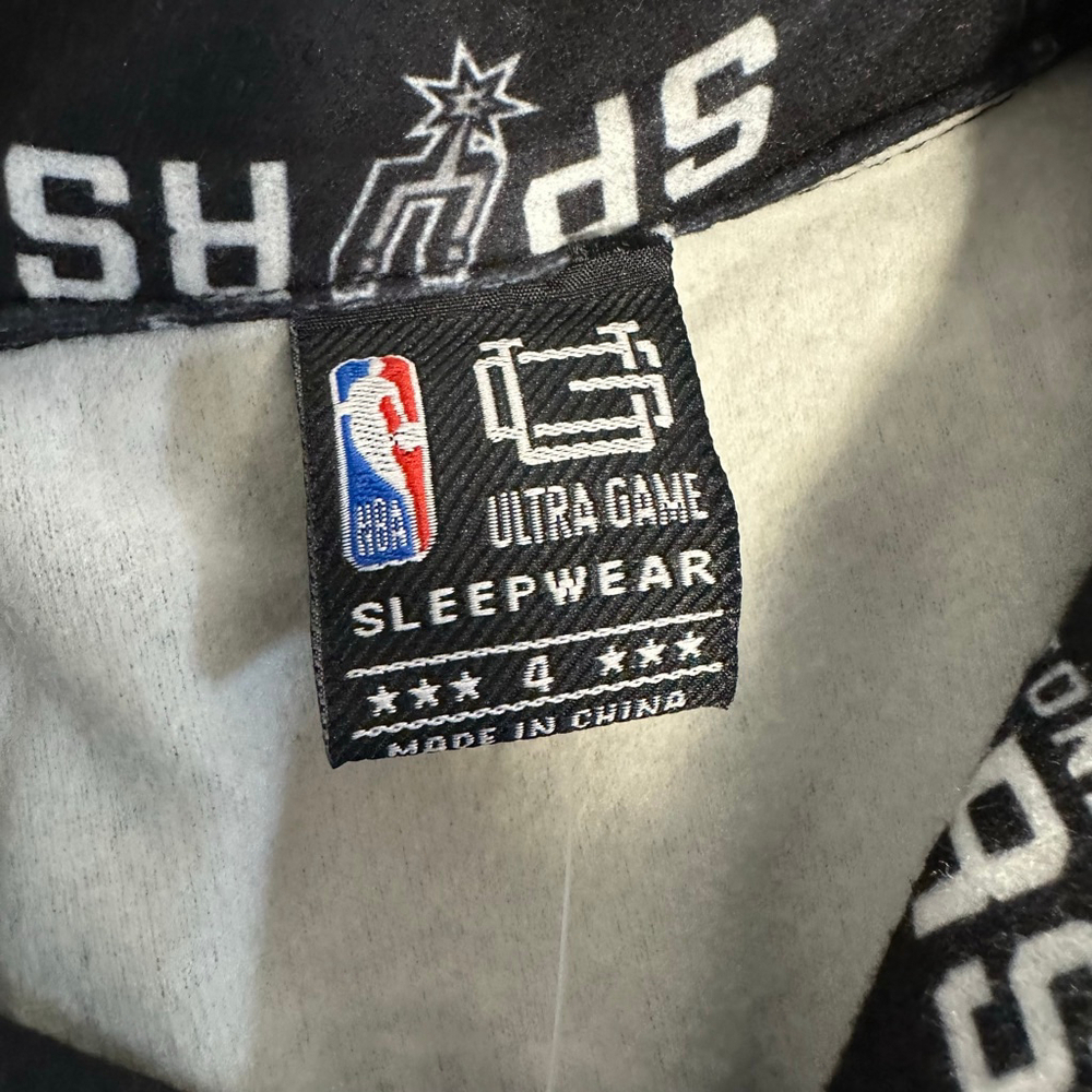 Boys Ultra Game San Antonio Spurs Pajama Set Size 4 Black 2 piece NEW NWT NBA - Picture 11 of 13